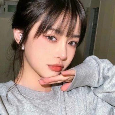 机场实拍：顶流女星旧照被扒，评论区彻底沦陷